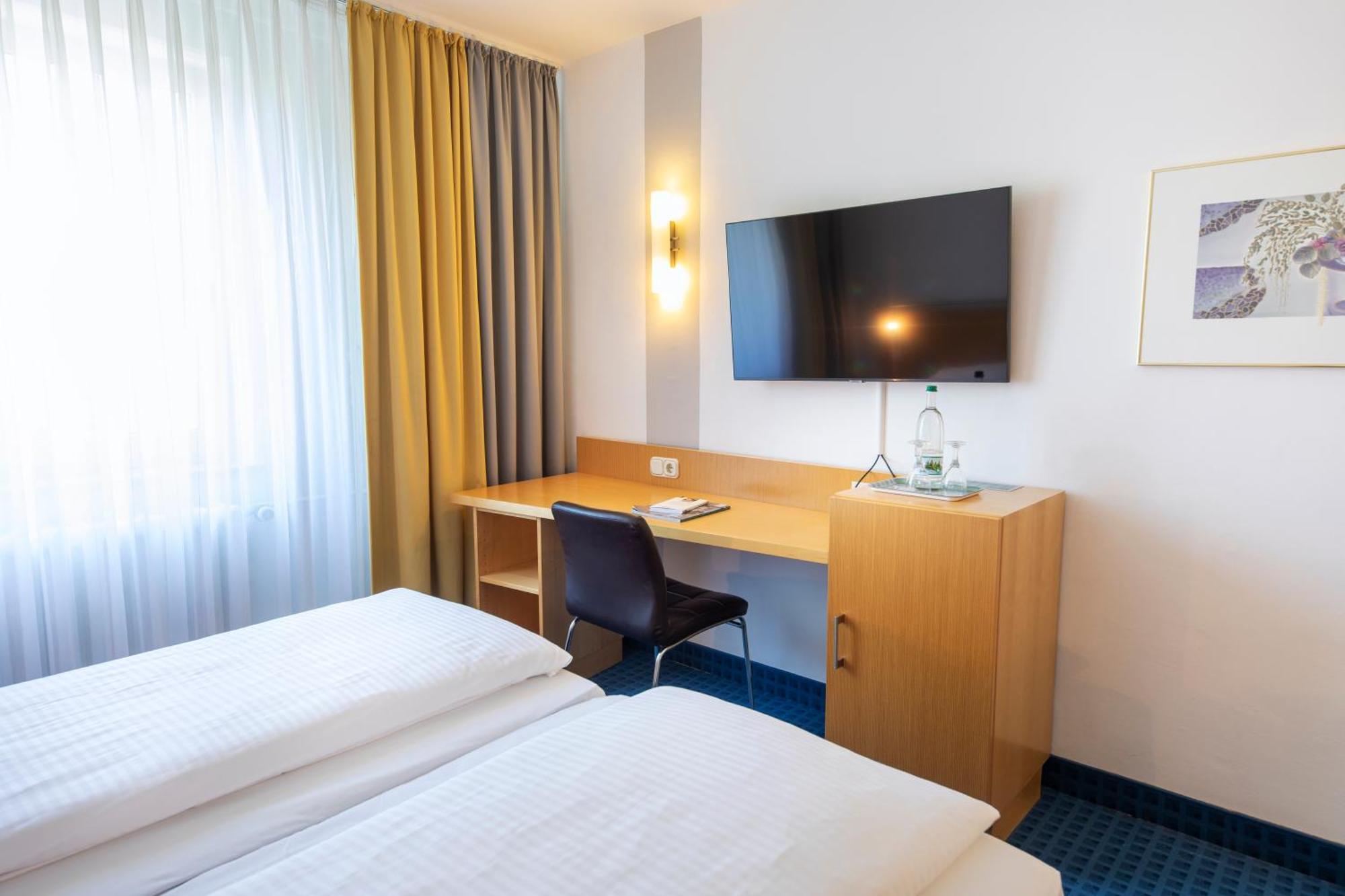 Achat Hotel Suhl Esterno foto