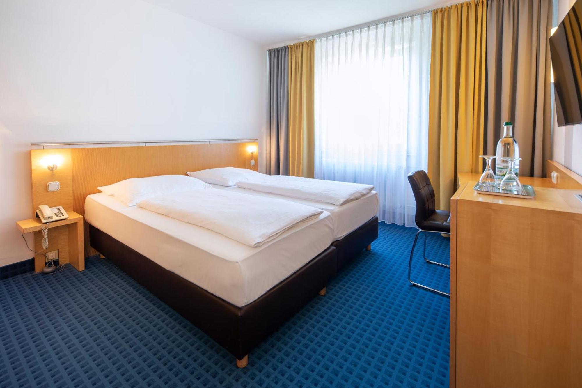 Achat Hotel Suhl Esterno foto