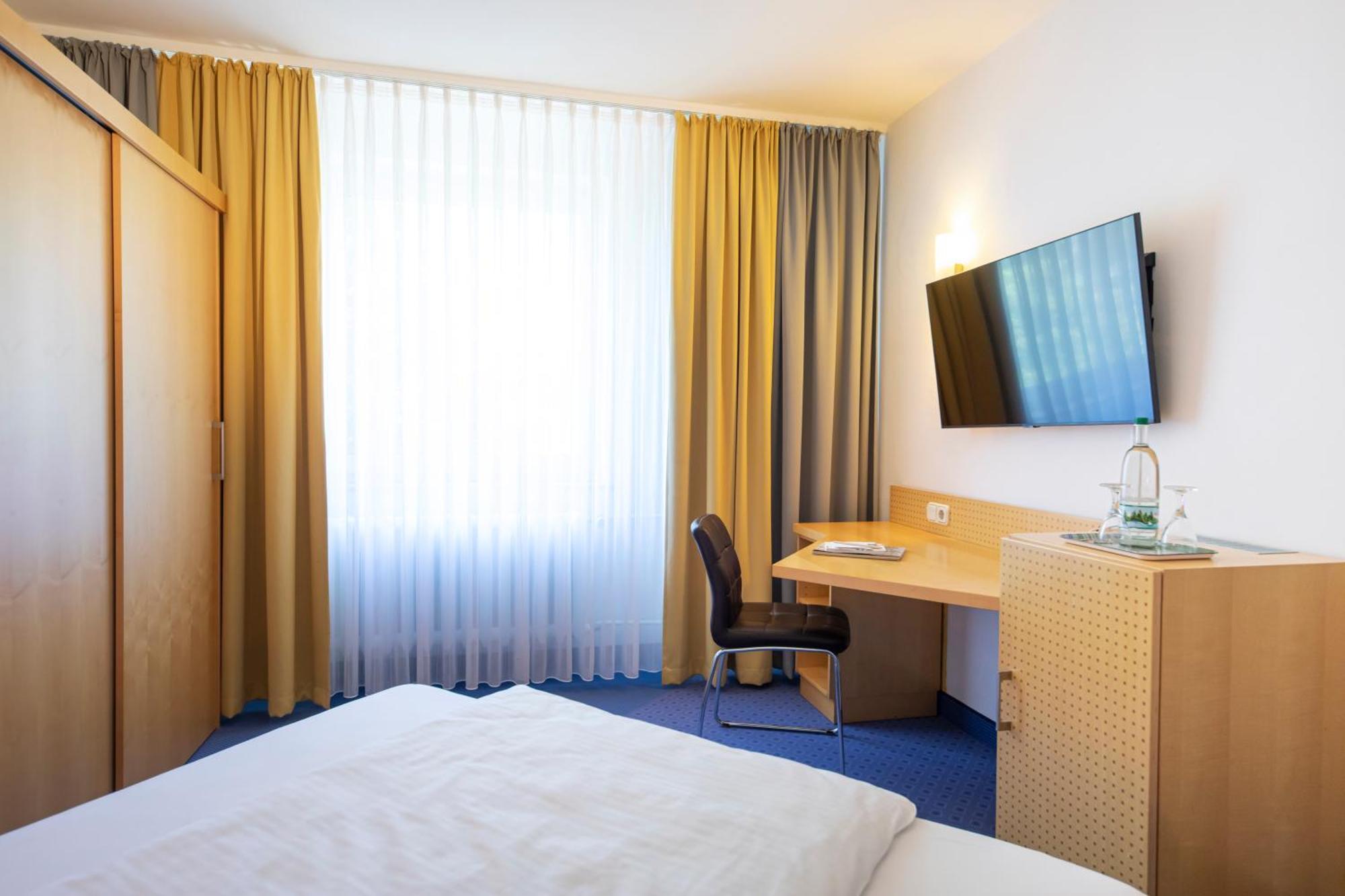 Achat Hotel Suhl Esterno foto