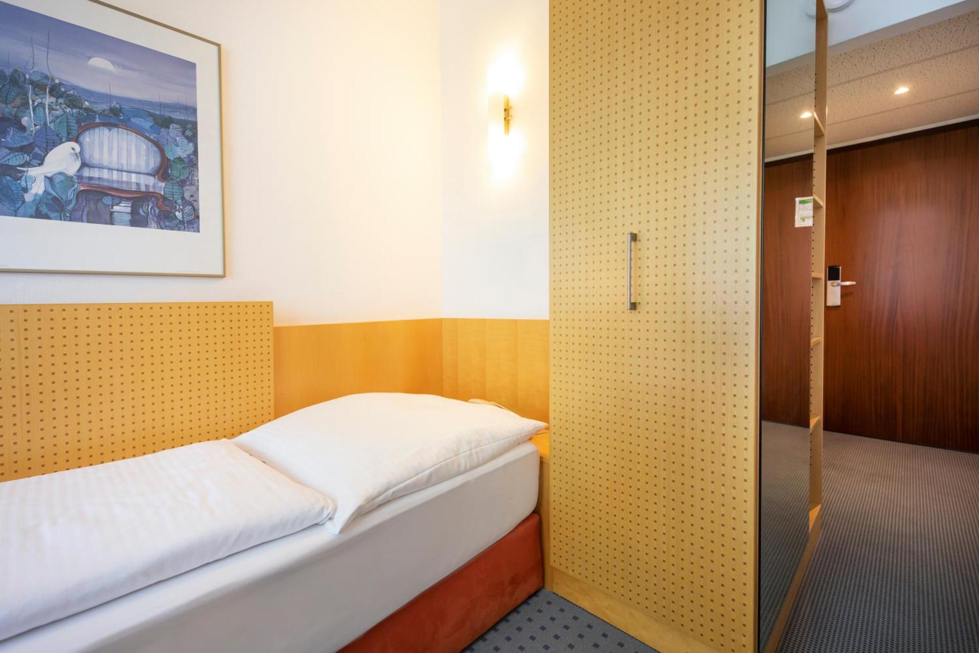 Achat Hotel Suhl Esterno foto